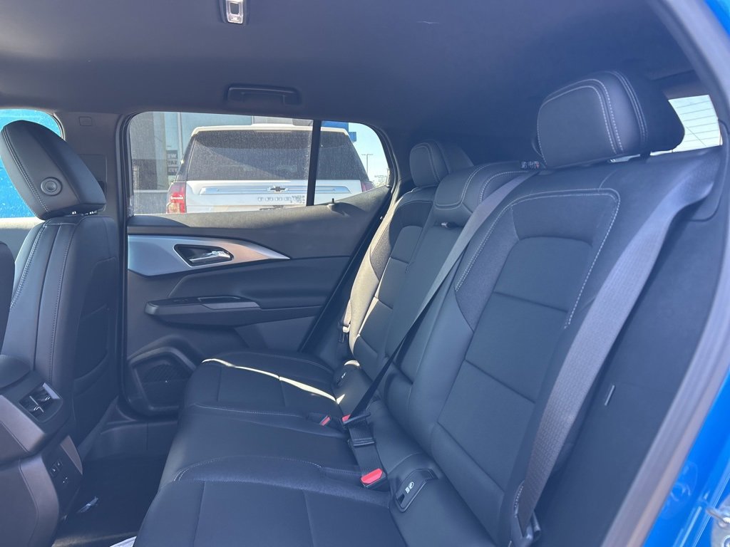 Used 2025 Chevrolet Equinox EV LT w/ Convenience Package II image 10