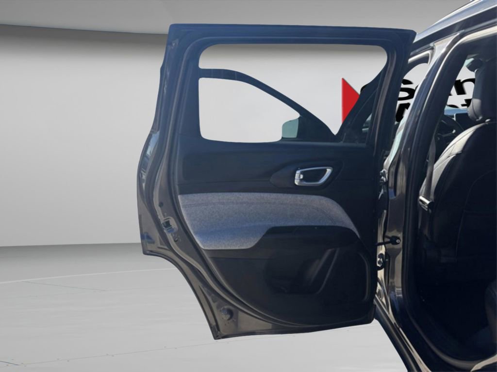 Certified 2024 Jeep Compass Latitude image 31