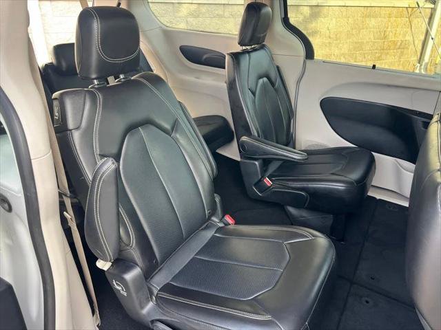 Certified 2023 Chrysler Pacifica Touring-L FWD image 22