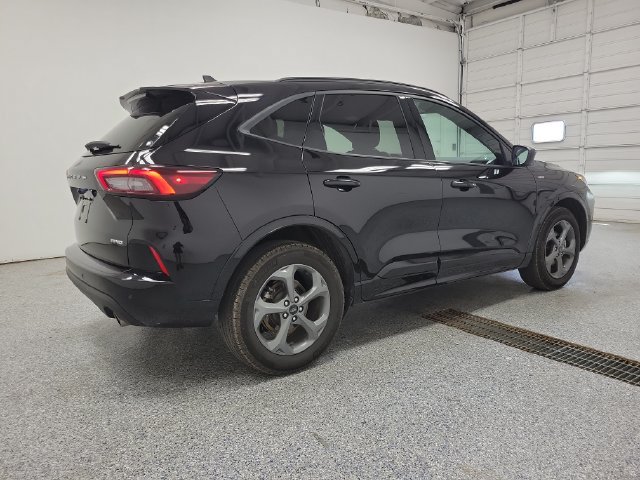 Used 2023 Ford Escape ST-Line w/ Tech Pack #1 AWD/4WD image 3