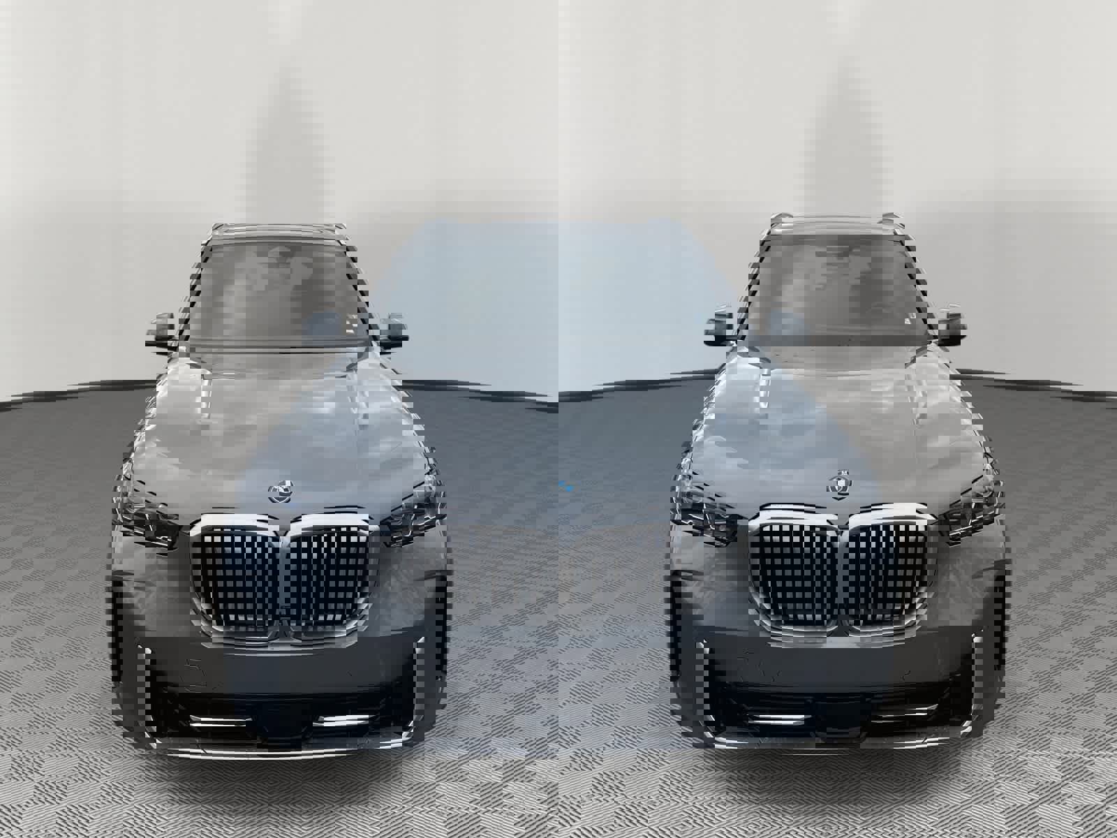 Used 2025 BMW X5 xDrive50e image 2