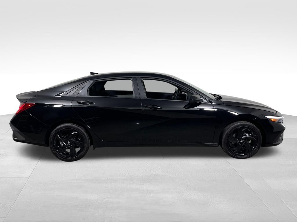 New 2026 Hyundai Elantra SEL FWD image 6