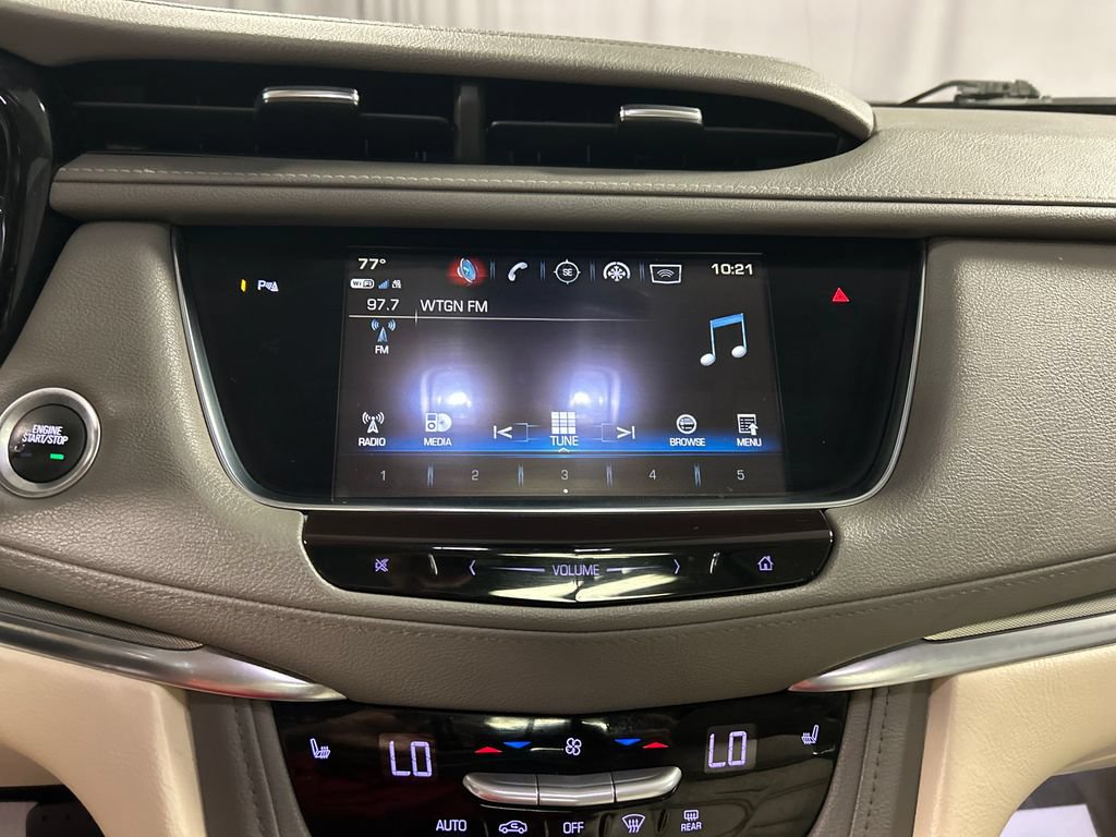 Used 2018 Cadillac XT5 Luxury w/ Driver Awareness Package FWD image 17