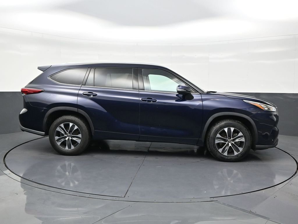 Used 2020 Toyota Highlander XLE image 6