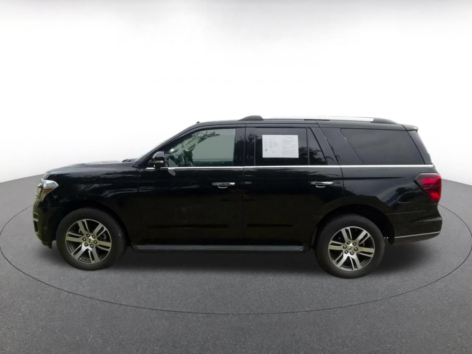 Used 2024 Ford Expedition Limited RWD image 8