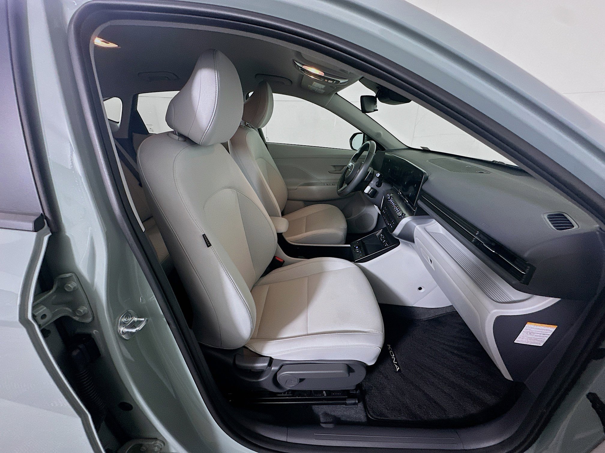 Used 2024 Hyundai Kona SEL image 32