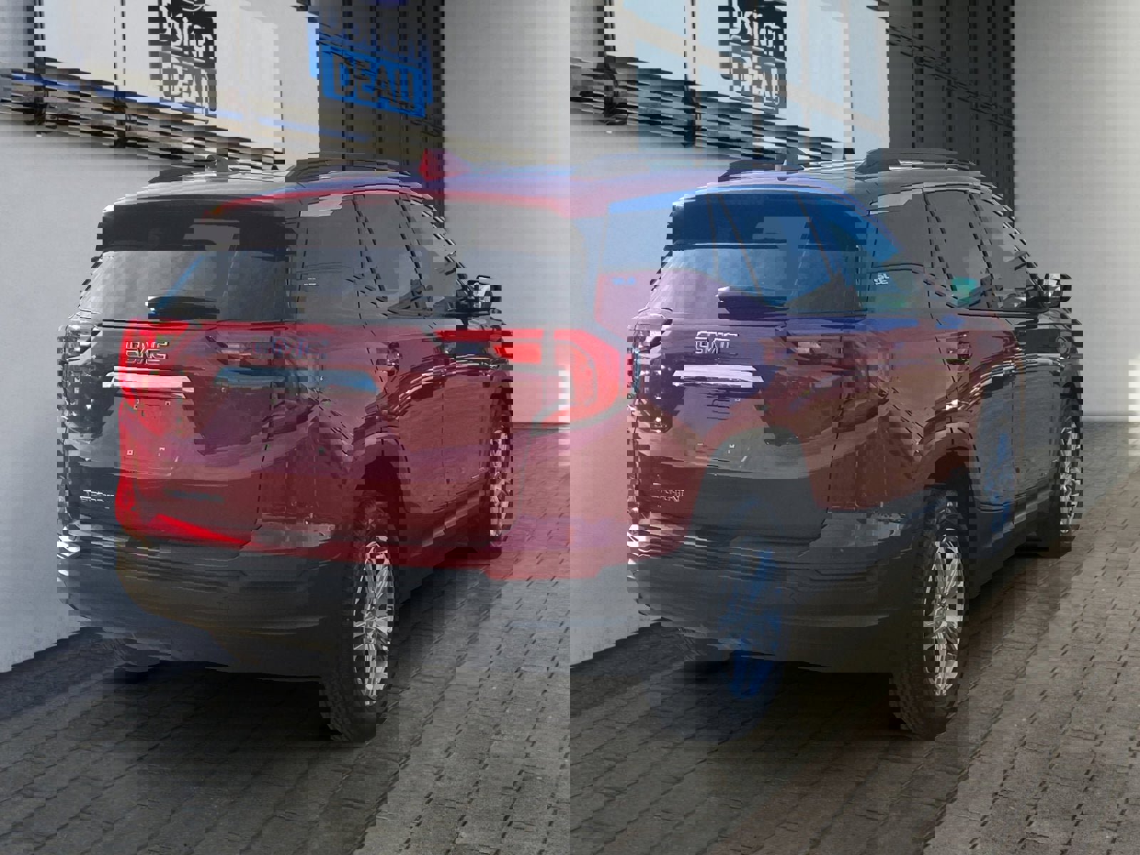 Used 2018 GMC Terrain SLE w/ Driver Convenience Package image 3