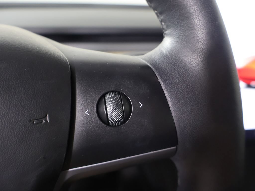 Used 2023 Tesla Model 3 Standard Range RWD image 38
