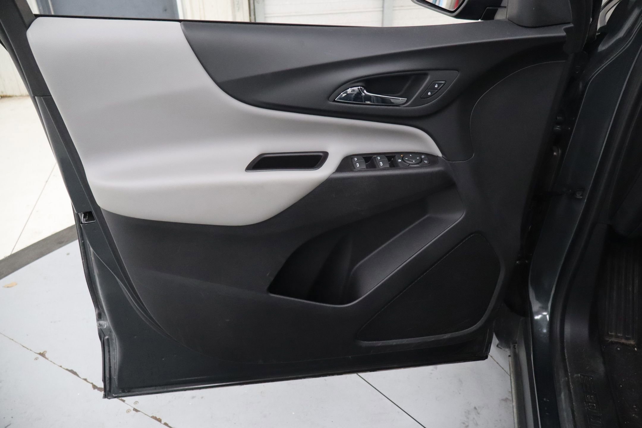 Used 2020 Chevrolet Equinox LS image 14