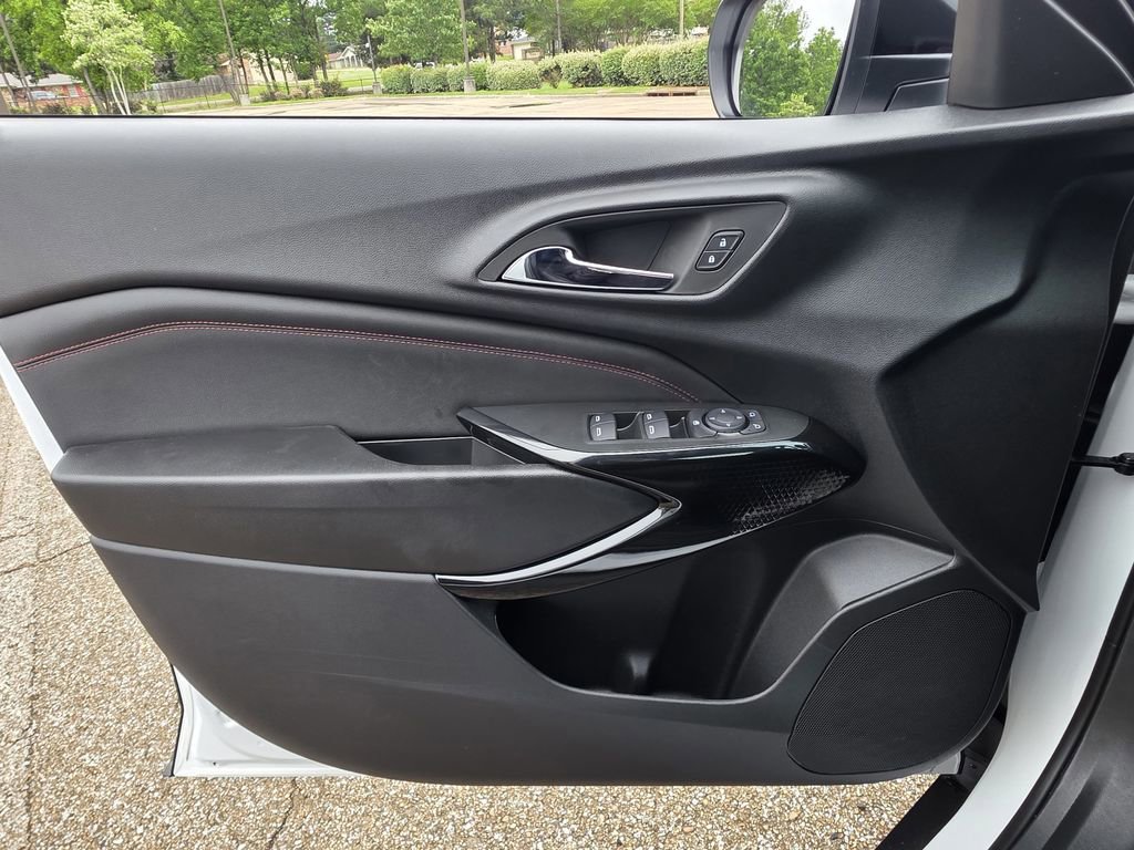 New 2026 Chevrolet Trax RS w/ Sunroof Package FWD image 13