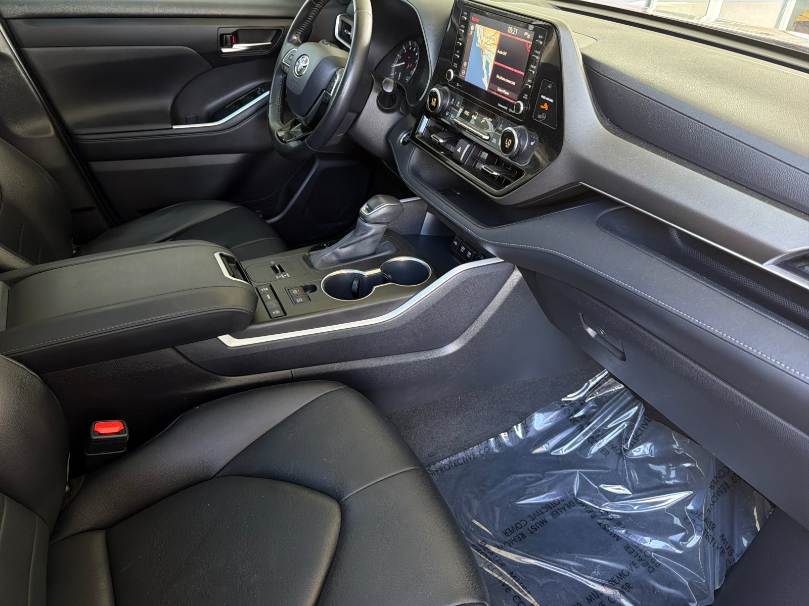 Used 2020 Toyota Highlander XLE FWD image 16