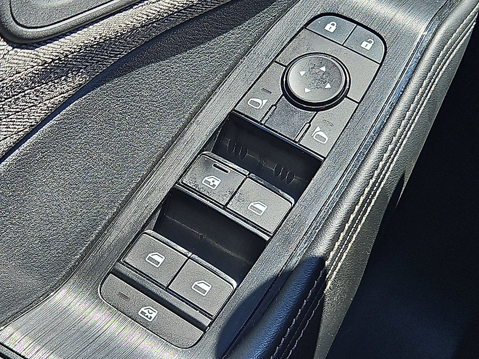 Certified 2023 Nissan Rogue SV image 25