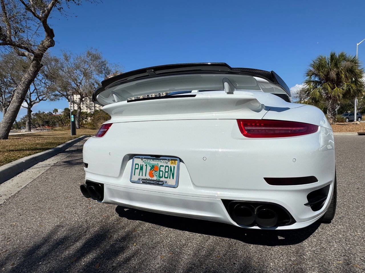 Used 2015 Porsche 911 Turbo S image 21