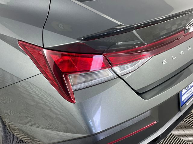 Used 2025 Hyundai Elantra Sport FWD image 18