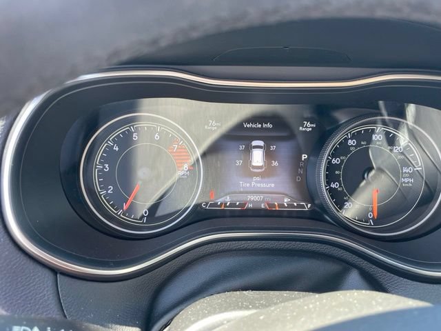 Used 2019 Jeep Cherokee Trailhawk w/ Comfort/Convenience Group AWD/4WD image 43