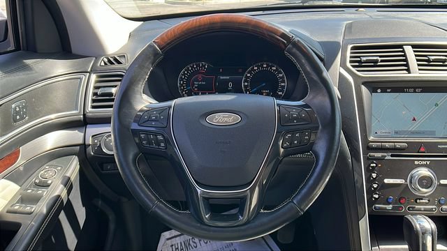 Used 2017 Ford Explorer Platinum AWD/4WD image 25