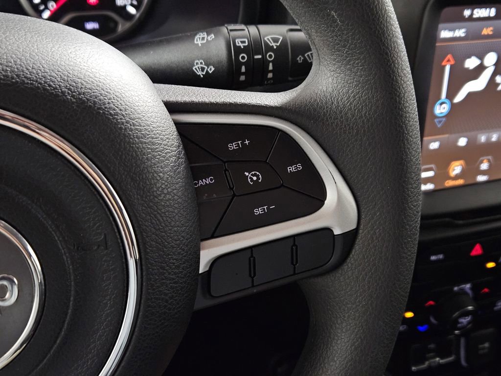 Used 2023 Jeep Renegade Latitude image 20