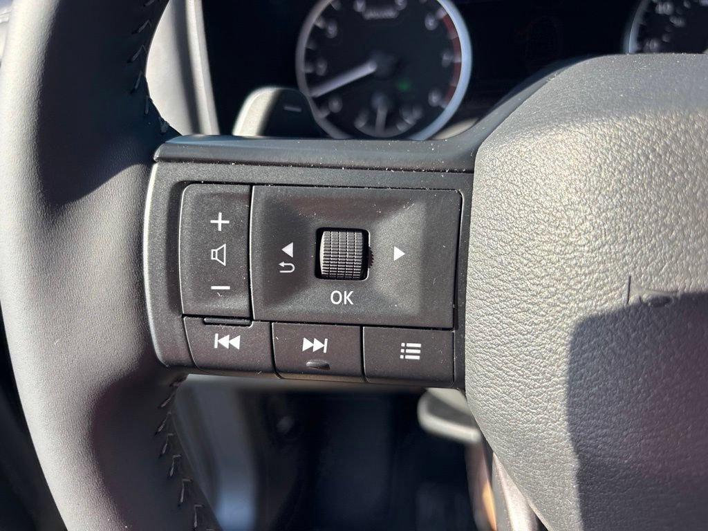 Used 2025 Nissan Rogue SV FWD image 22