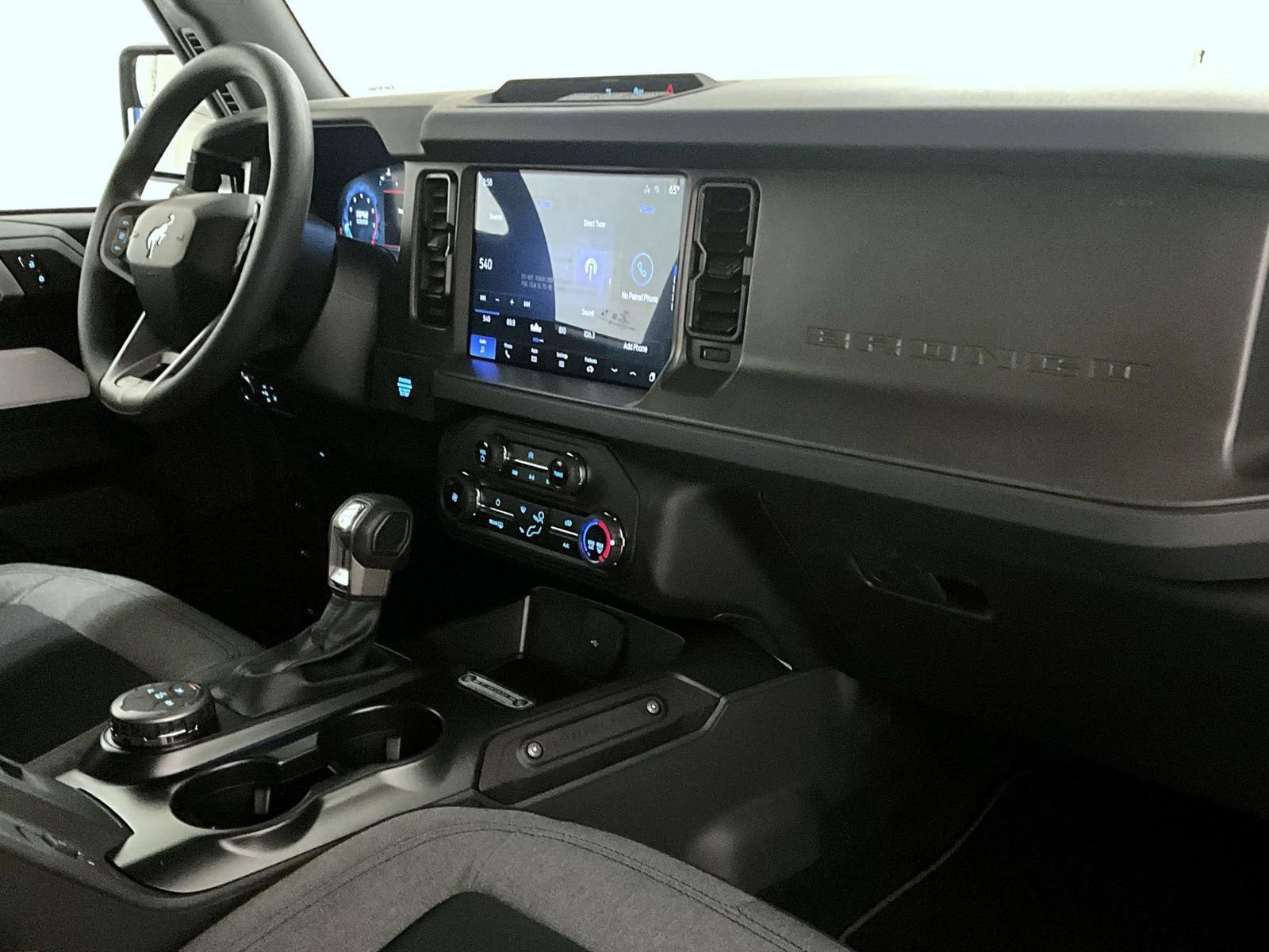 New 2025 Ford Bronco Base image 13