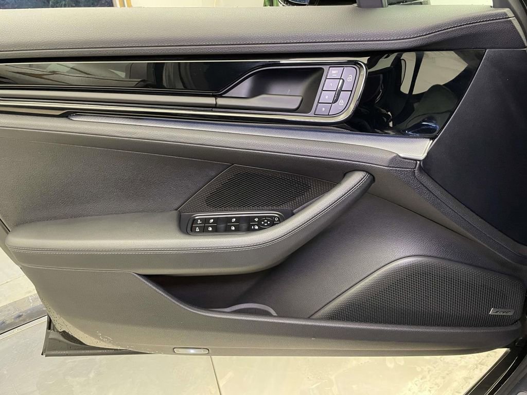 Certified 2024 Porsche Panamera 4 image 35