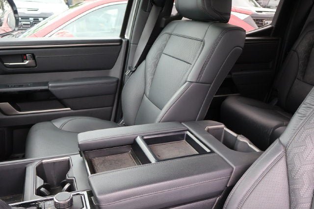 Used 2025 Toyota Tundra Limited AWD/4WD image 29
