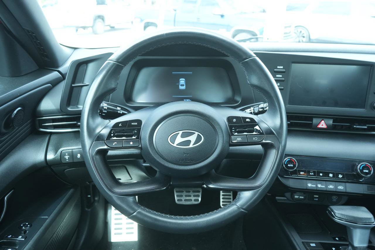 Used 2025 Hyundai Elantra Sport FWD image 9