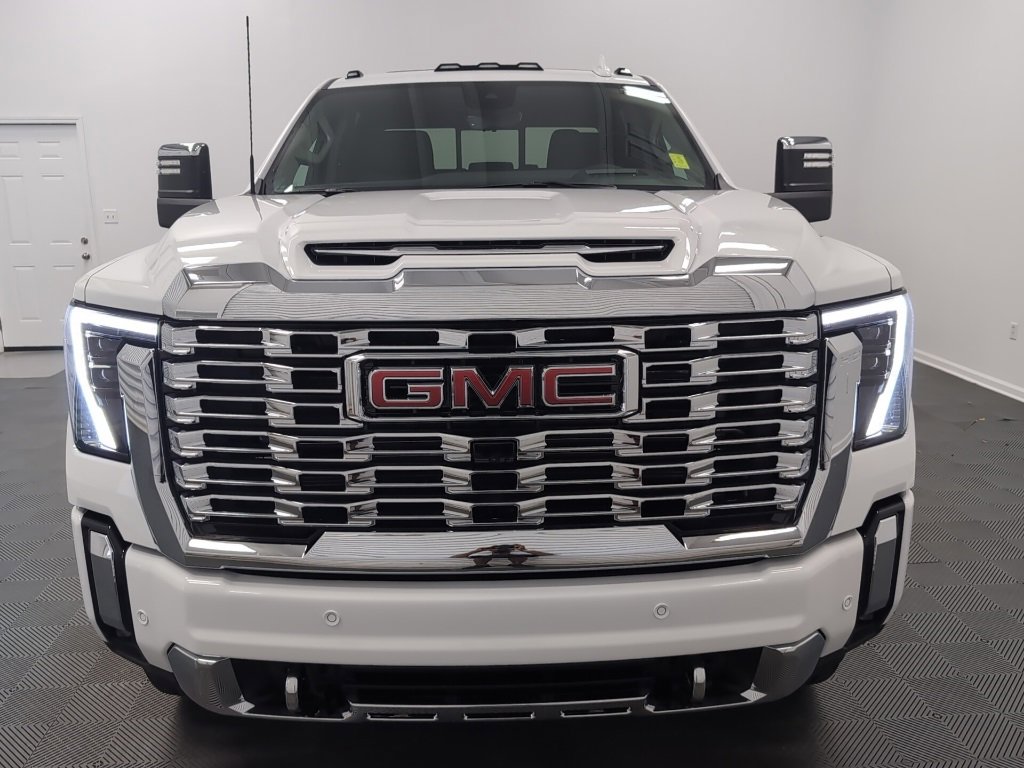 New 2025 GMC Sierra 2500 Denali w/ Denali Reserve Package image 3