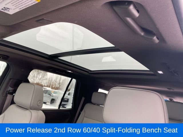 Used 2024 GMC Yukon SLT w/ SLT Luxury Package image 15