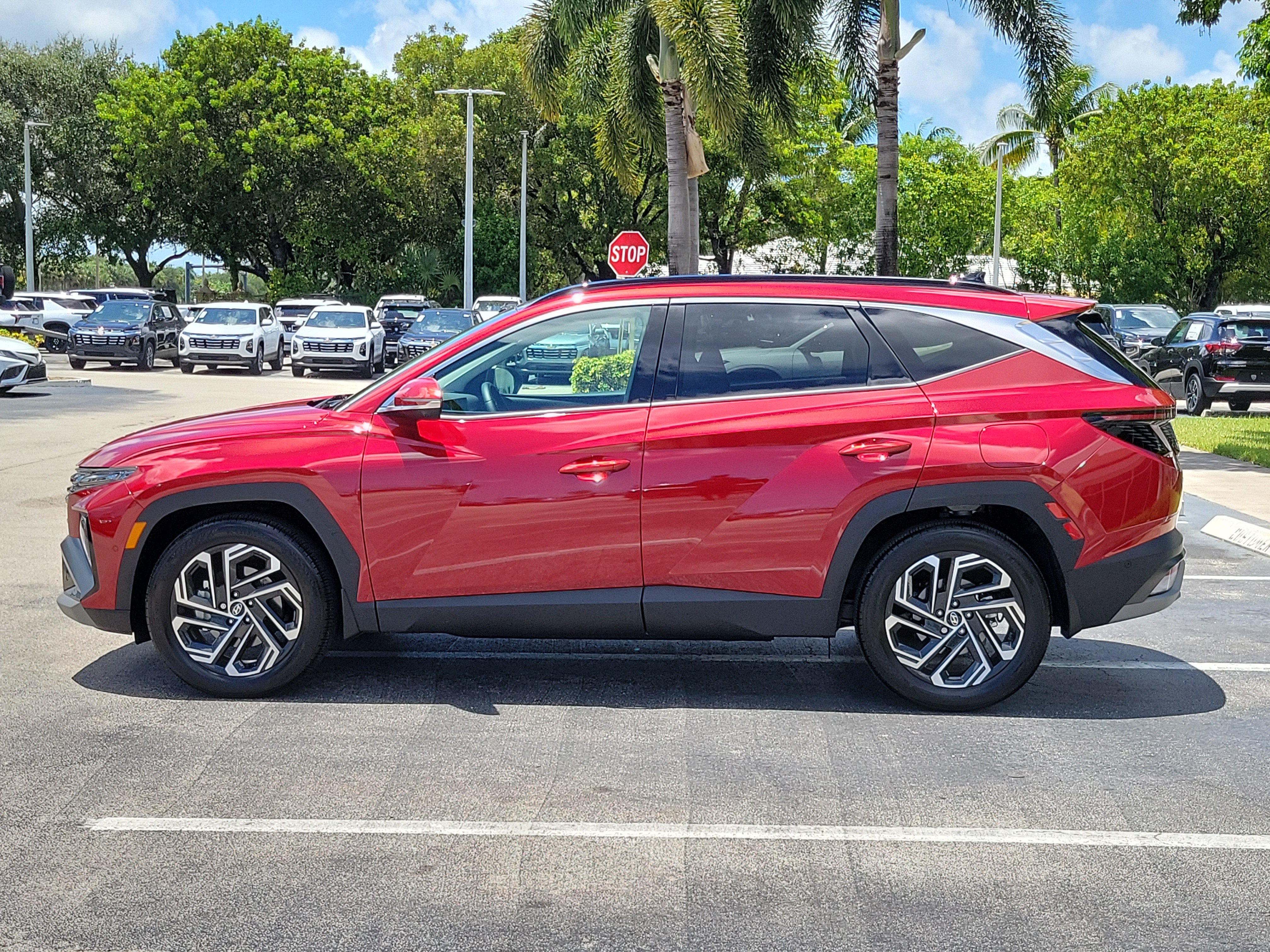 Used 2025 Hyundai Tucson Limited FWD image 6