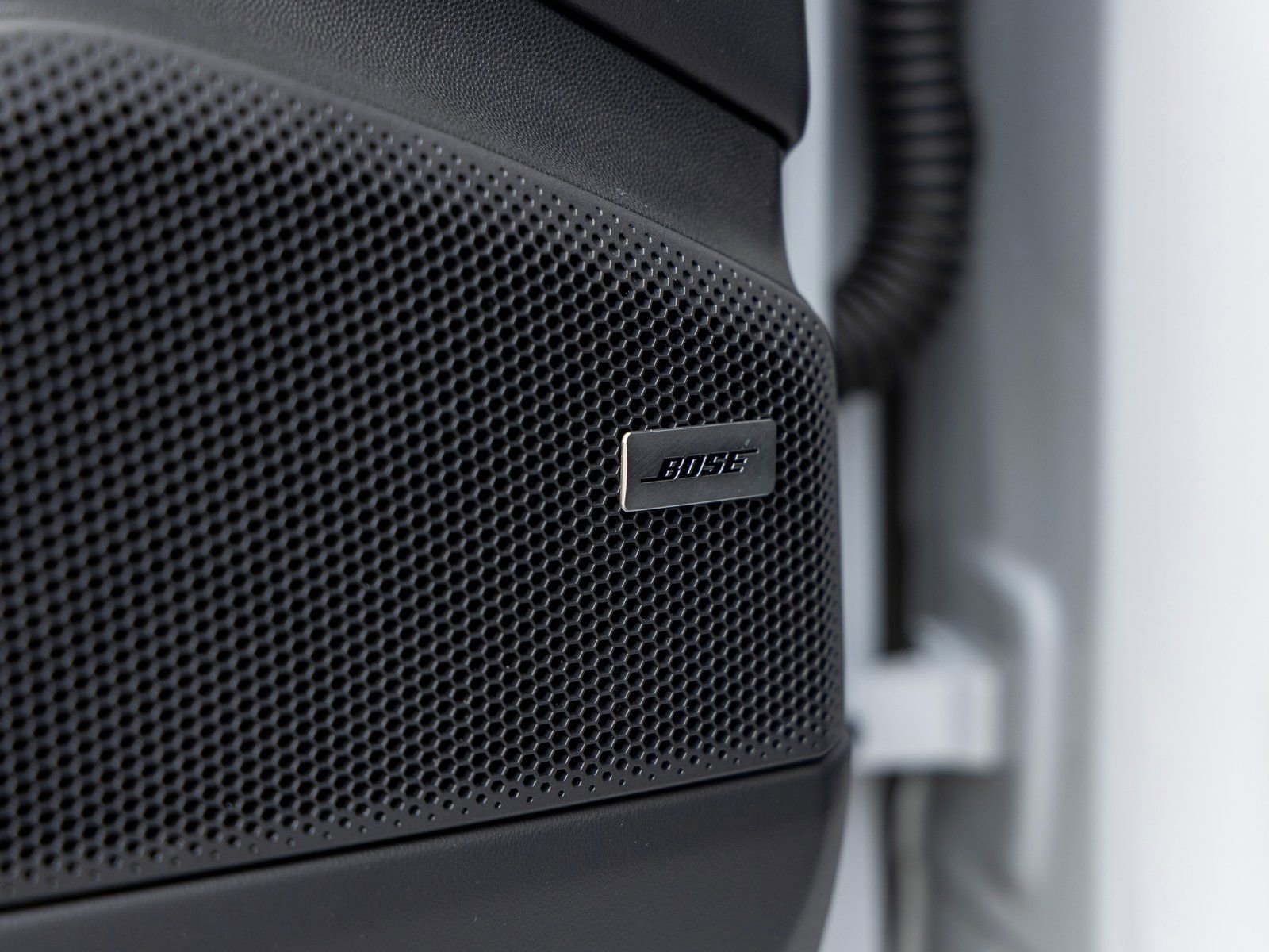 New 2025 Porsche Macan Electric image 25