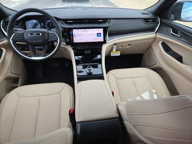 New 2026 Jeep Grand Cherokee Limited w/ Limited Altitude Package AWD/4WD image 9
