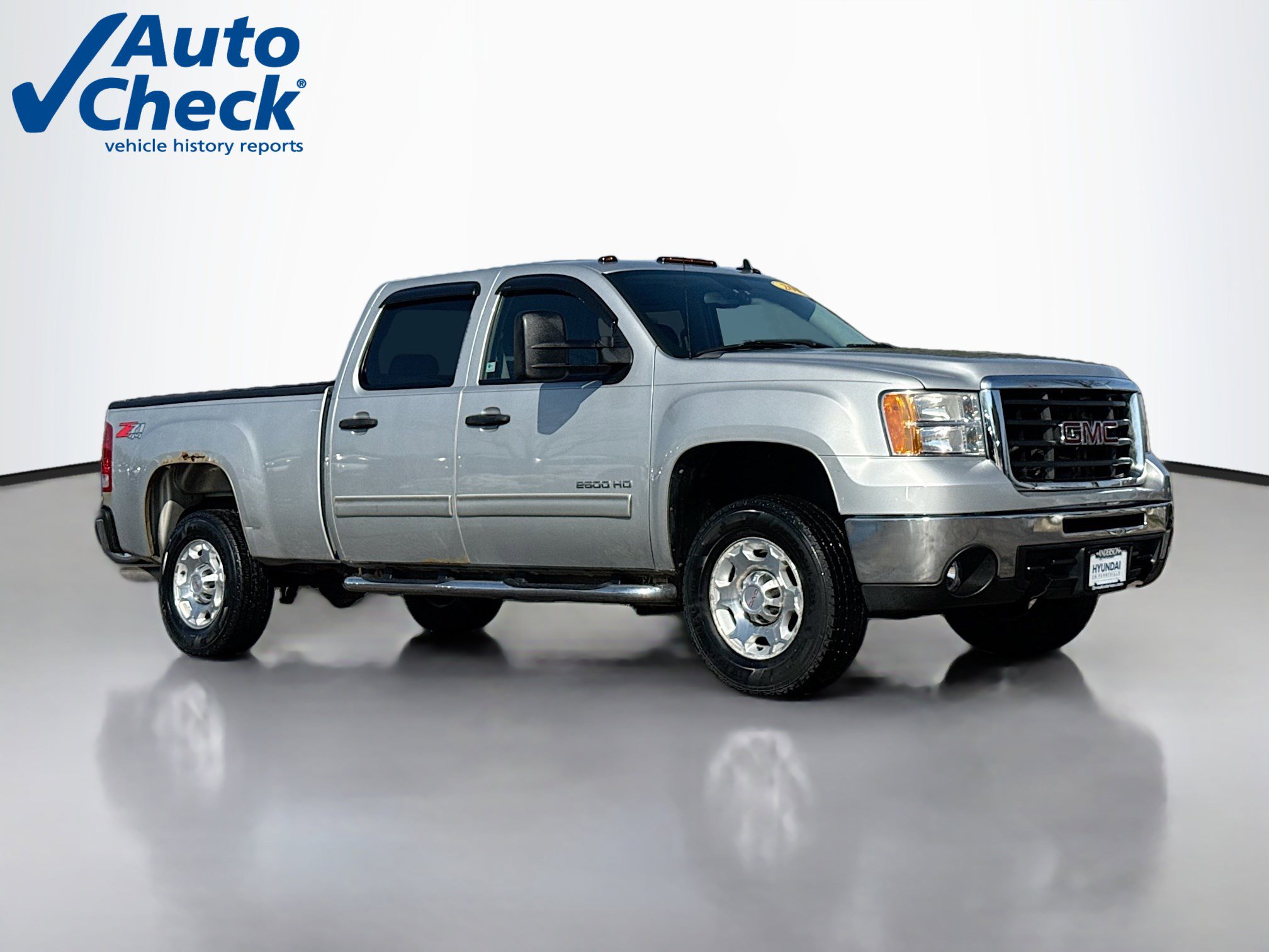 Used 2010 GMC Sierra 2500 SLE w/ SLE Preferred Package AWD/4WD image 1