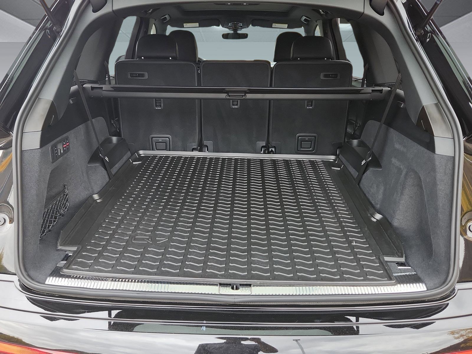 Used 2025 Audi Q7 3.0T Prestige w/ Prestige Package image 16