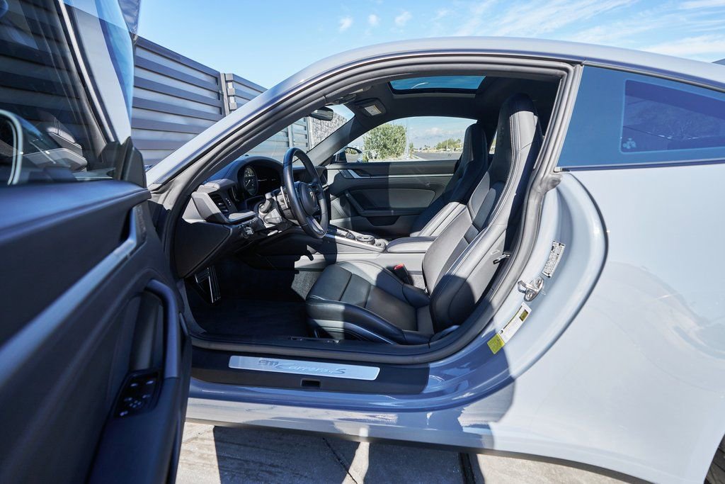 Used 2024 Porsche 911 Carrera S w/ Sport Package image 23