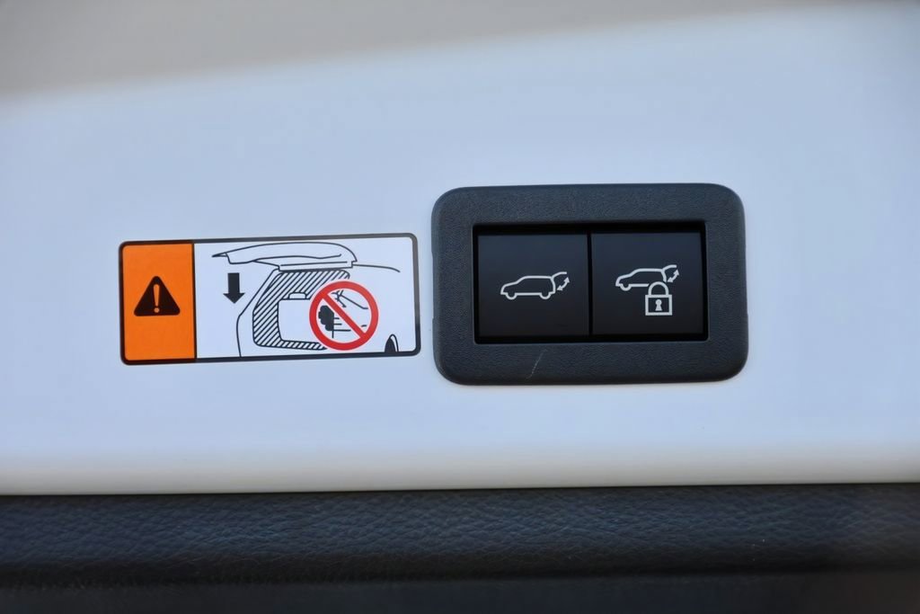 Certified 2026 Toyota Corolla Cross XLE w/ Convenience Package image 15