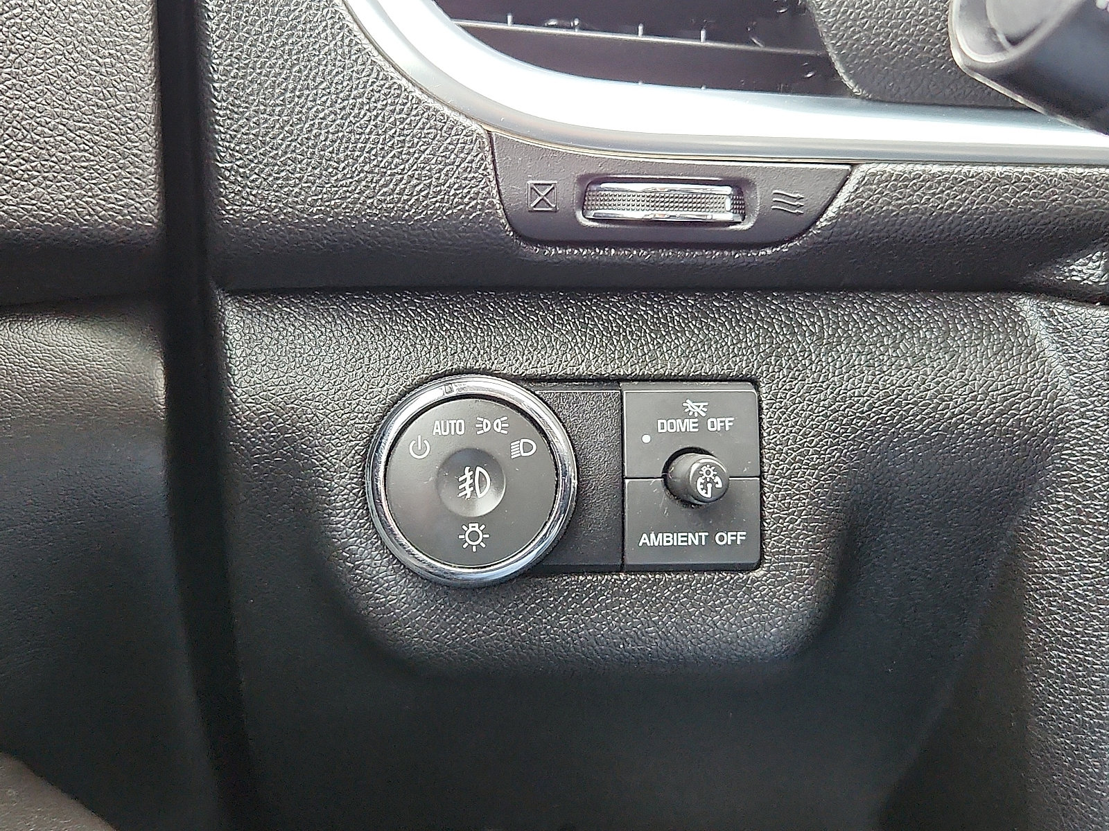 Used 2017 Chevrolet Traverse LT image 18