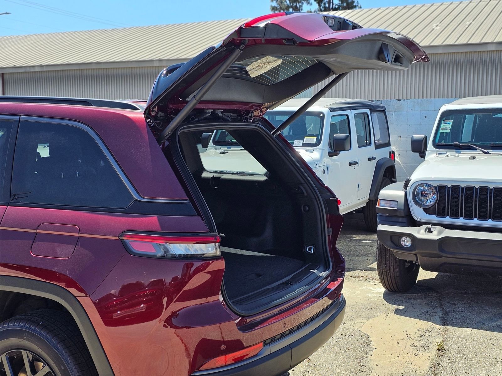 New 2026 Jeep Grand Cherokee Altitude RWD image 8