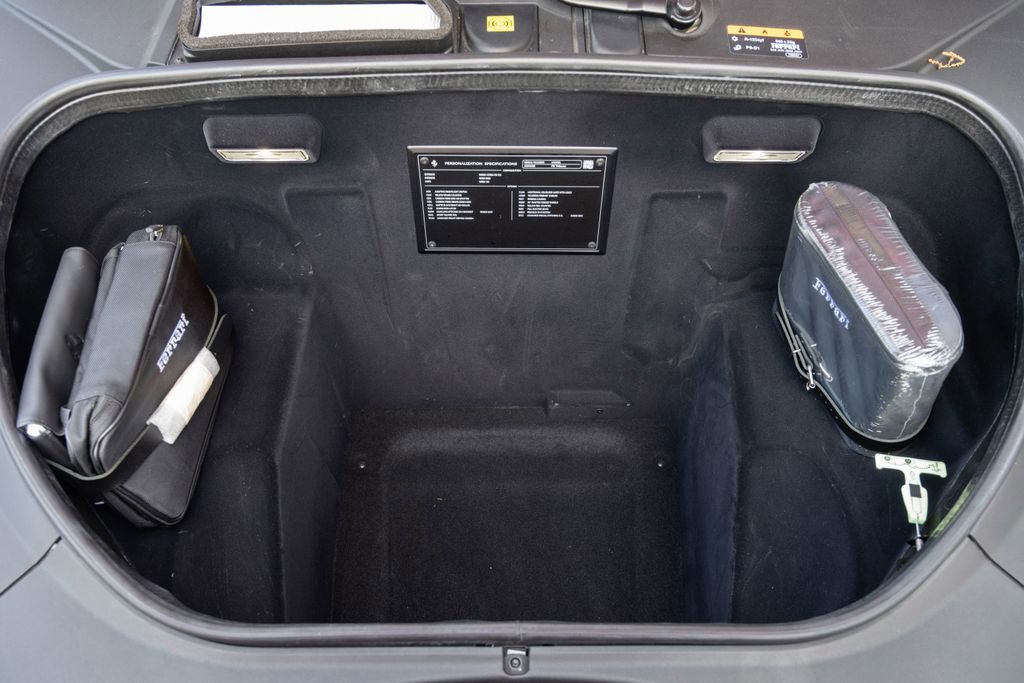 Used 2022 Ferrari F8 Tributo image 12