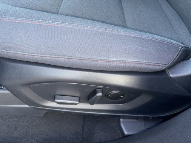 Used 2025 Ford Explorer Active AWD/4WD image 25