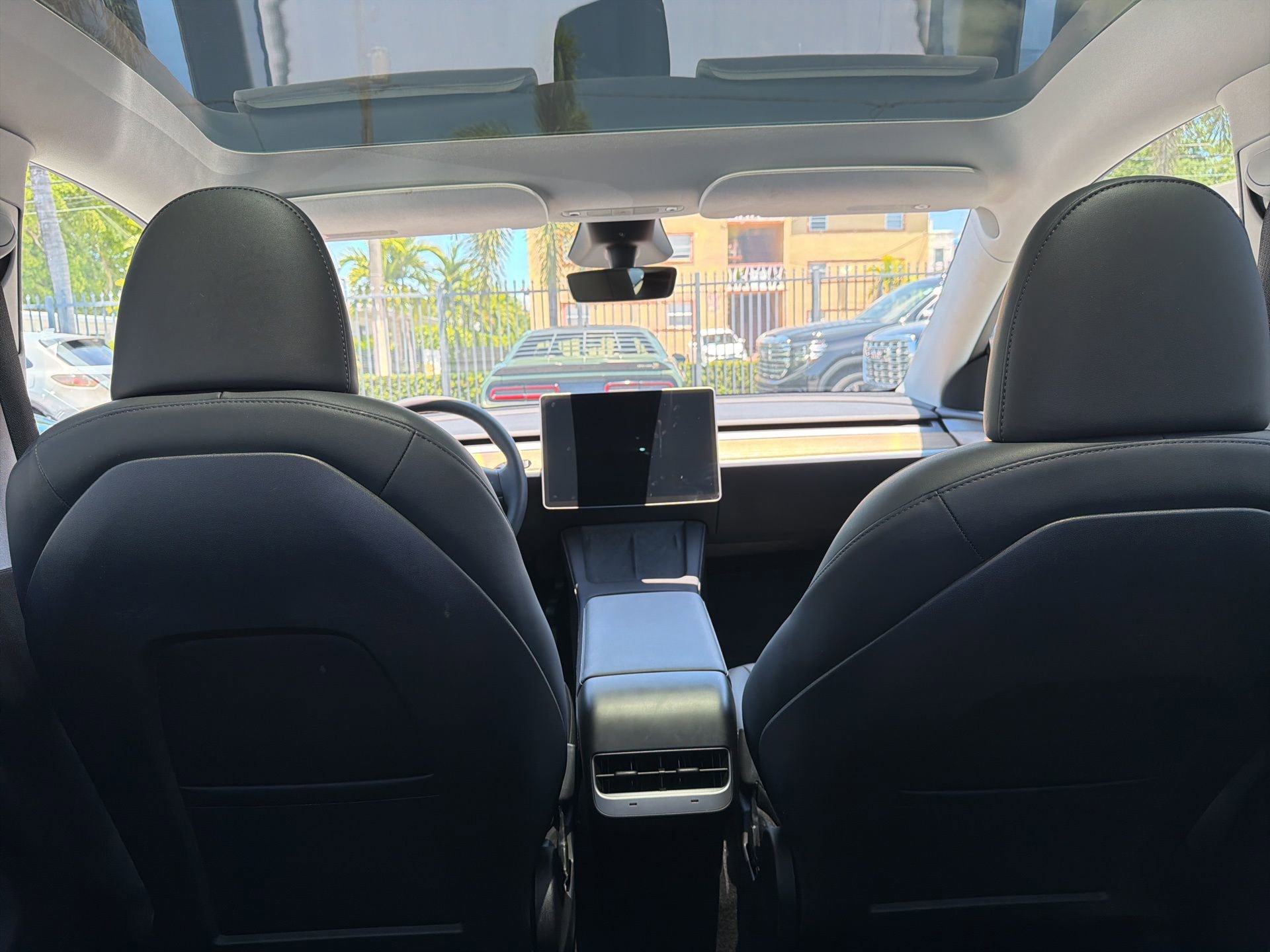 Used 2024 Tesla Model Y Long Range AWD/4WD image 14