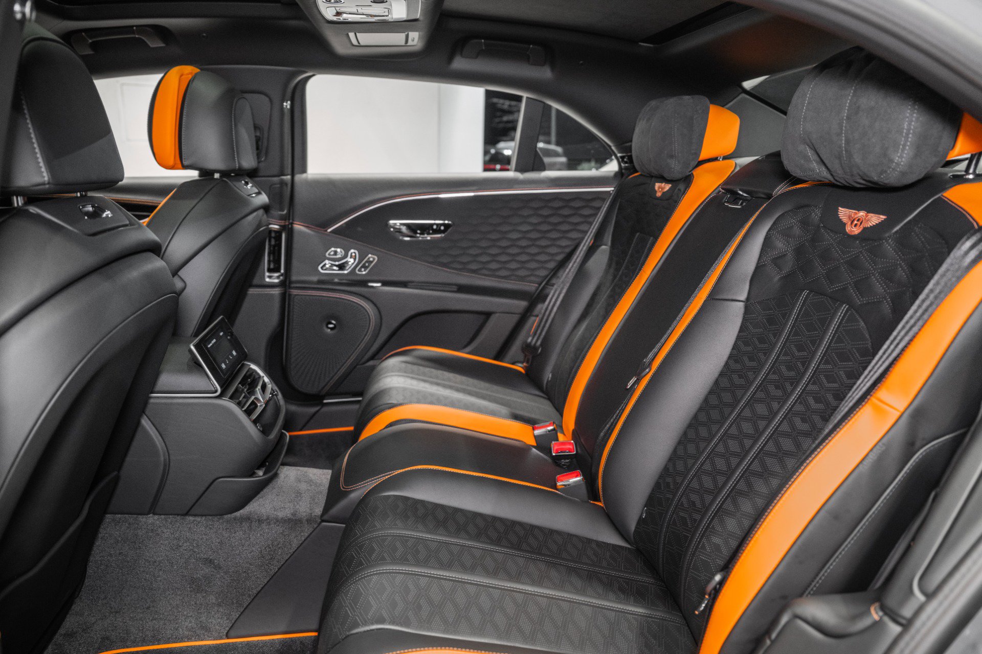 New 2026 Bentley Flying Spur Plug-In Hybrid image 21