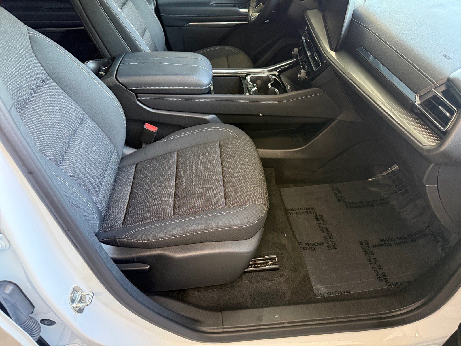 Used 2026 Chevrolet Traverse LT FWD image 12