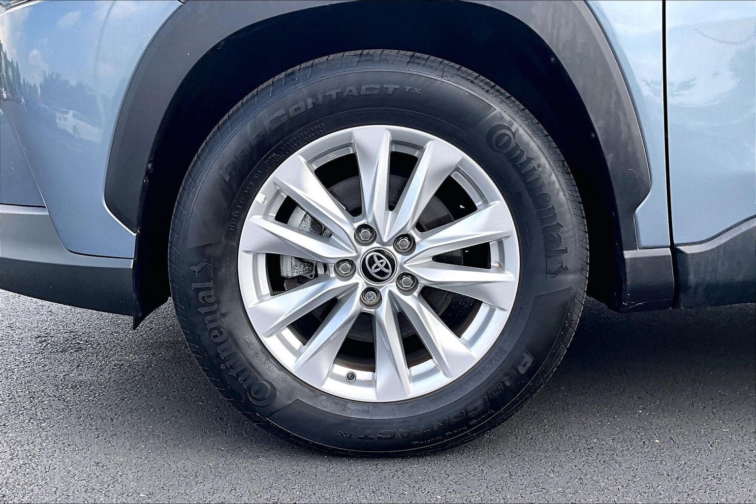 Used 2023 Toyota Corolla Cross LE AWD/4WD image 9