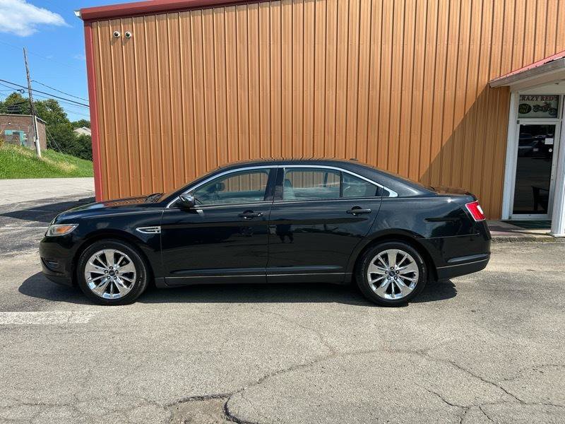 Used 2010 Ford Taurus Limited FWD image 8