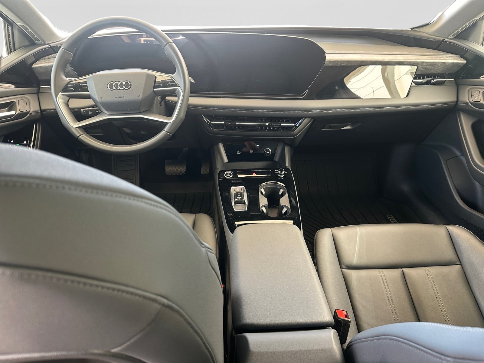 Used 2025 Audi A6 e-tron Premium Plus w/ Premium Plus RWD image 15