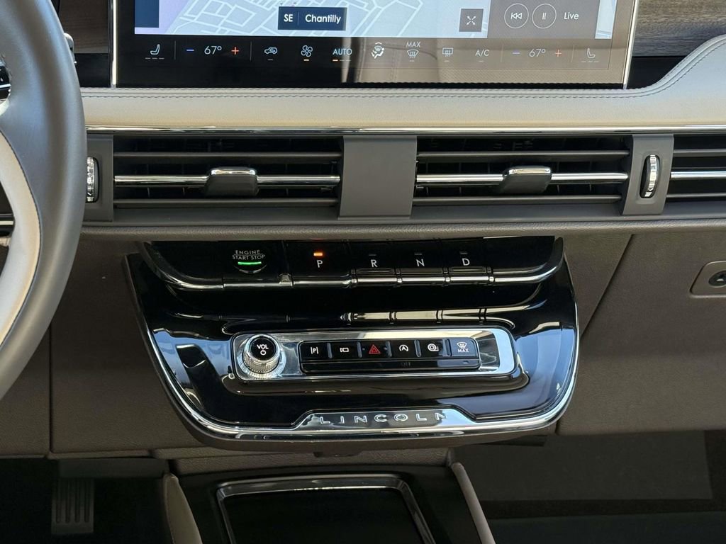 Used 2023 Lincoln Corsair Reserve w/ Towing Package image 18