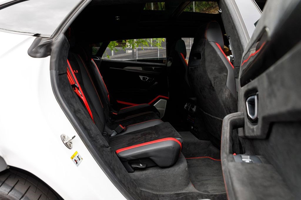 Used 2024 Lamborghini Urus Performante image 16