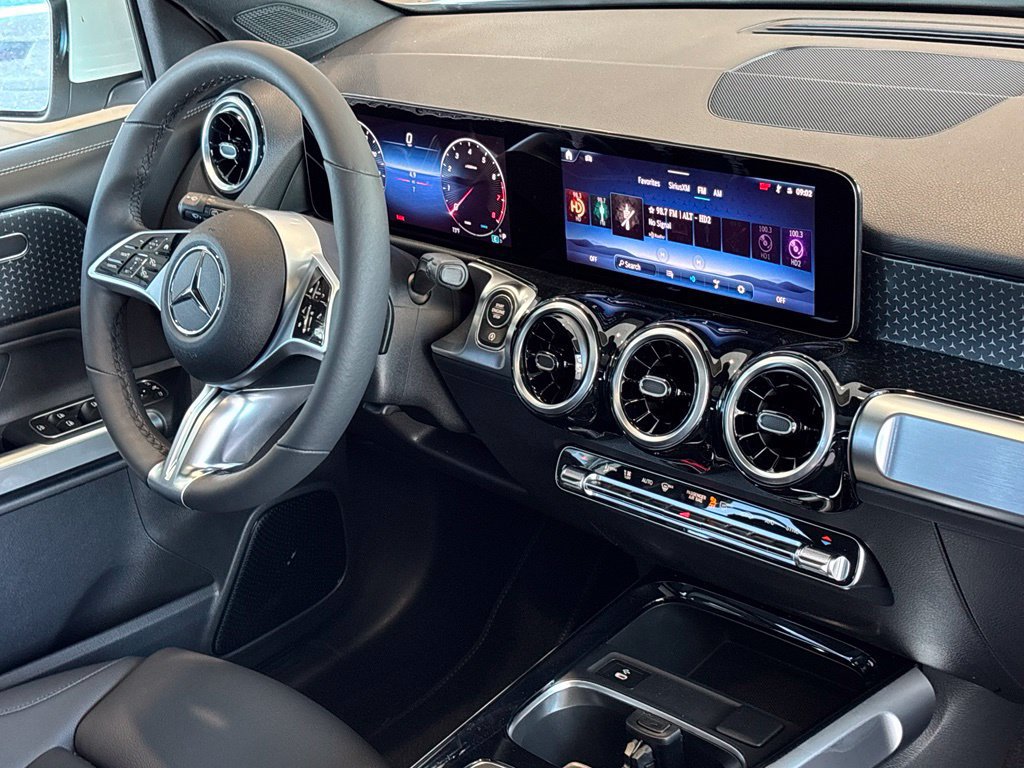 New 2026 Mercedes-Benz GLB 250 4MATIC image 31