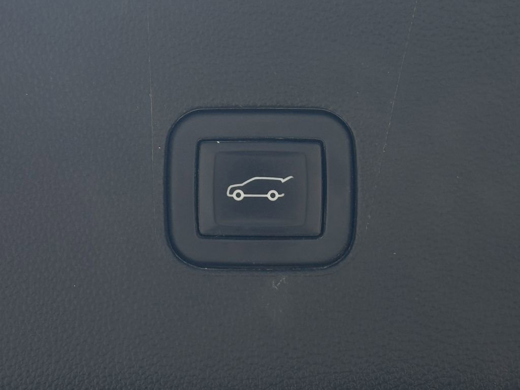 Used 2021 Buick Enclave Premium w/ Sun and Sites Package image 31