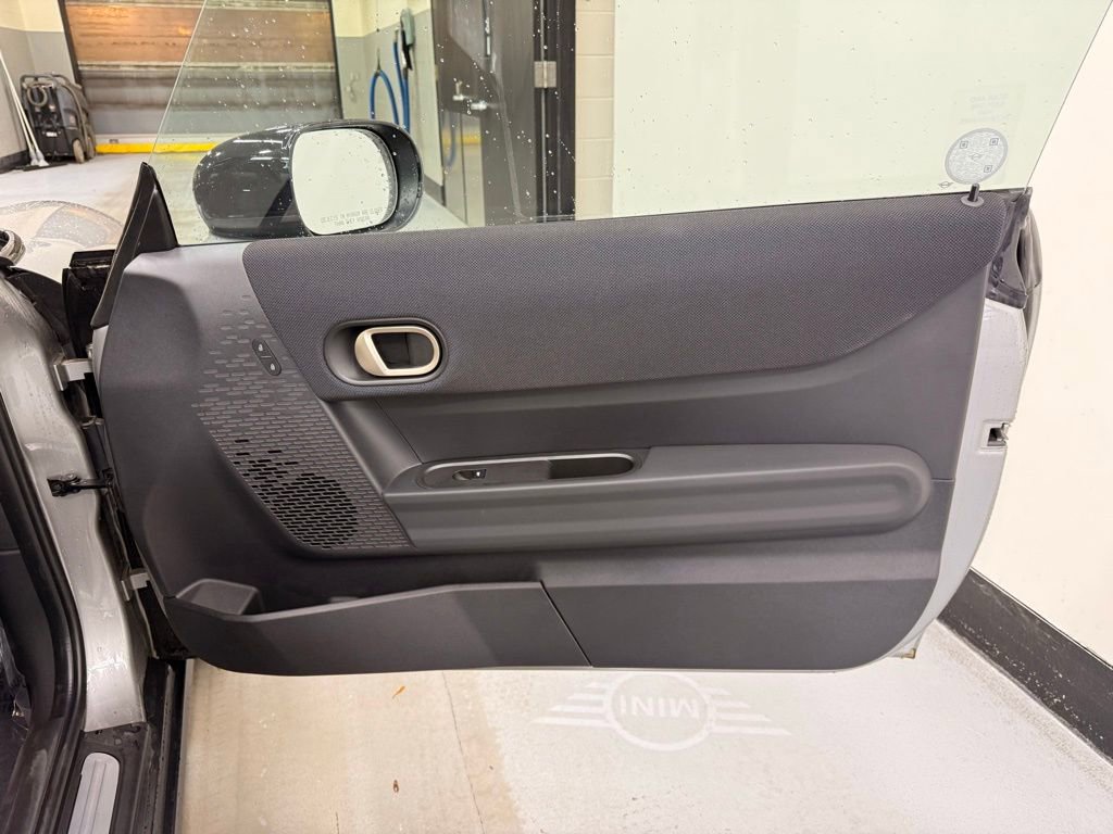 Used 2025 MINI Cooper 2-Door Hardtop image 21